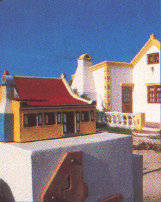 typical houses.gif (54272 byte)